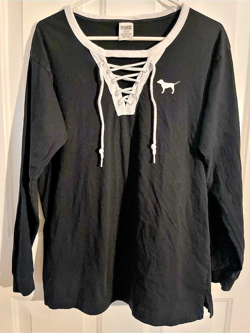 PINK Long Sleeve Lace-Up Top in Black & White Size Medium LikeNew